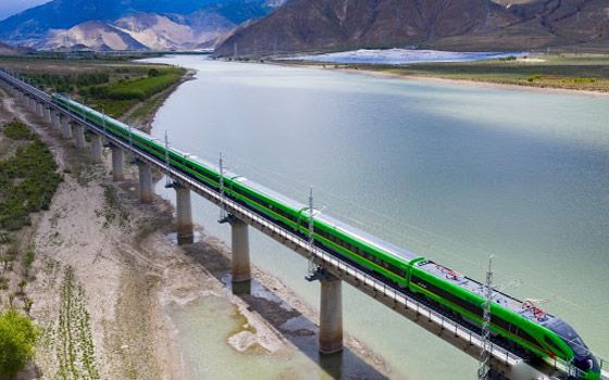 الصين تطلق قطار (سقف العالم) فائق السرعة.. يمر من جميع المقاطعات الصينية صورة رقم 9