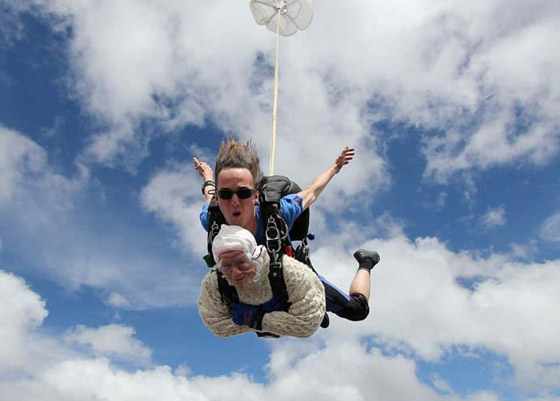 تعرفوا إلى 10 أشخاص حطموا أرقاما قياسية غريبة لم تسمعوا بها من قبل! صورة رقم 1