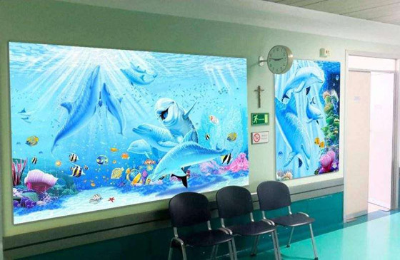 كيف حول فنان إيطالي مستشفى كئيبا إلى جنة للأطفال؟ صورة رقم 1