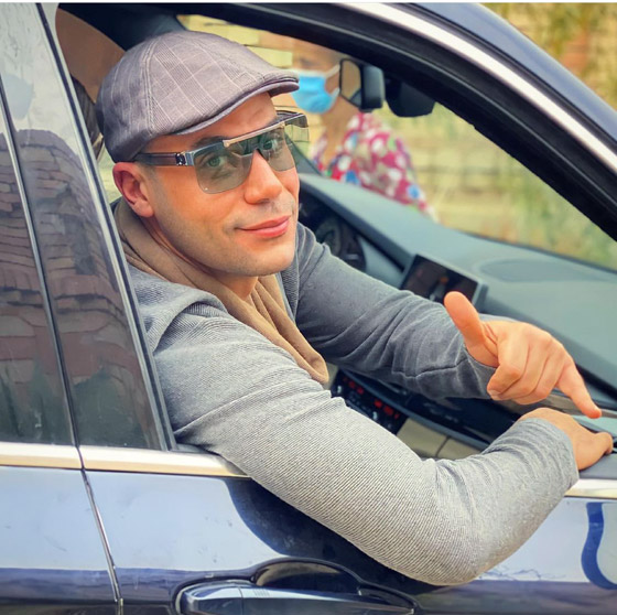 8 عائلات عربية عشق افرادها الفن: عادل امام، هنا الزاهد، احمد حلمي، وراغب علامة صورة رقم 2