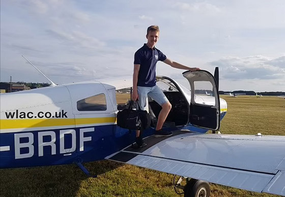 أصغر طيار يسافر حول العالم بمفرده خلال 6 أسابيع صورة رقم 4