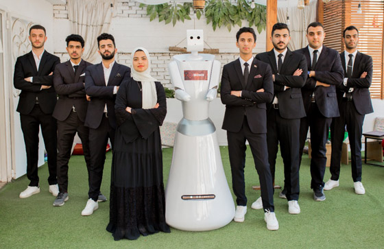 طلاب مصريون يبتكرون روبوتا قادرا على كشف الأمراض وتبنؤ الأعراض صورة رقم 3