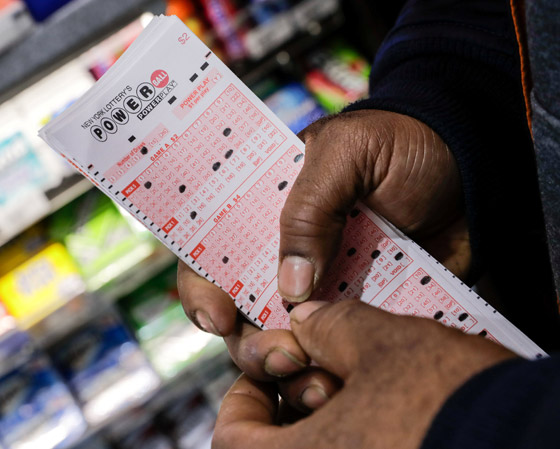 سيدة ألمانية فازت بجائزة يانصيب بقيمة 39 مليون دولار دون أن تدري! صورة رقم 2