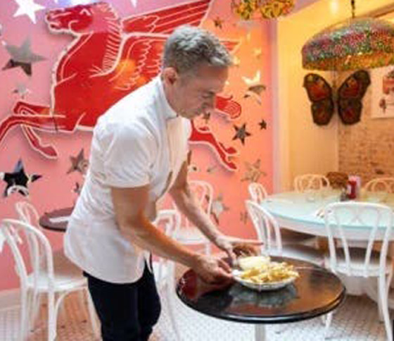 قائمة انتظار تصل لـ10 أسابيع لكي تتذوق أغلى بطاطس مقلية بالعالم! صورة رقم 7