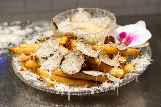 أغلى طبق بطاطس مقلية في العالم.. مضاف إليه غبار الذهب! صور صورة رقم 8