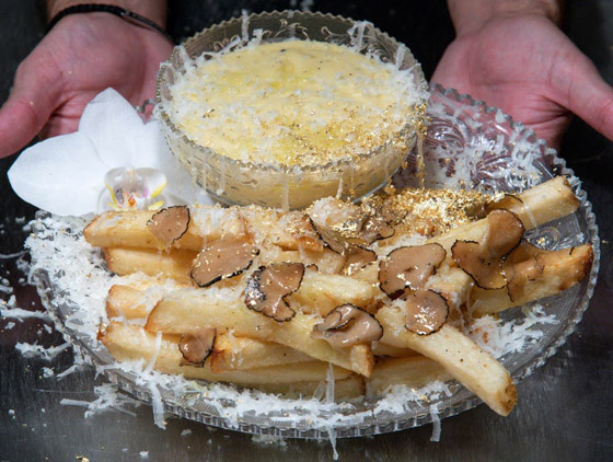 أغلى طبق بطاطس مقلية في العالم.. مضاف إليه غبار الذهب! صور صورة رقم 16