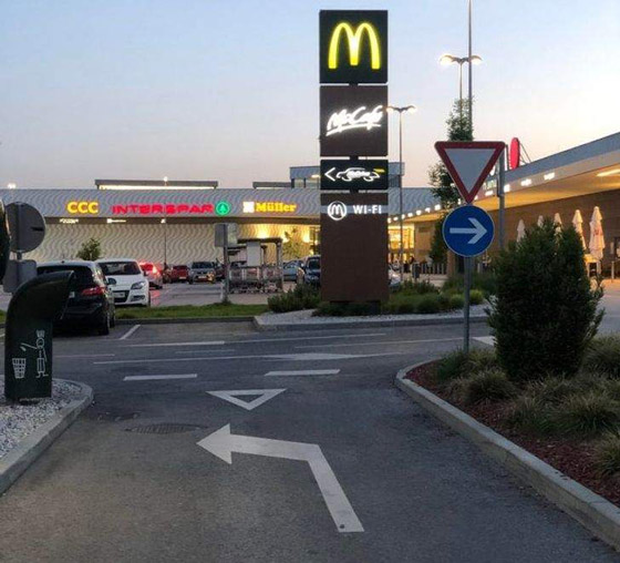 تصميمات عجيبة تصيب من يشاهدها بالحيرة صورة رقم 8