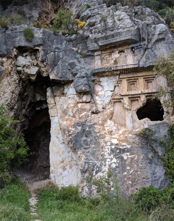 ستشعر أنك مراقب.. ألق نظرة داخل مدينة الموتى (مقبرة ميرا) في تركيا! صورة رقم 10