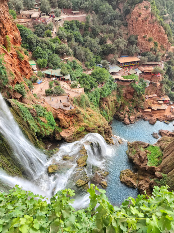 ركن الجنة.. مغامر يوثق رحلته المثيرة إلى إحدى أجمل شلالات المغرب صورة رقم 1