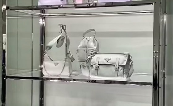 أصبحا ثريين بعدما تركا المدرسة وعملا ببيع الملابس صورة رقم 3