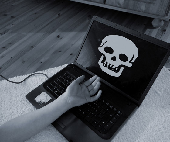 جنون نظريات المؤامرة.. مزاعم بـ