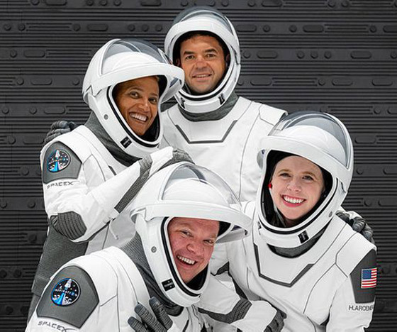 حدث تاريخي: إطلاق أول رحلة سياحية إلى الفضاء وعلى متنها مدنيون صورة رقم 15