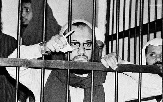 أيمن الظواهري: من جراح عيون إلى زعيم تنظيم القاعدة صورة رقم 8 أيمن الظواهري: من جراح عيون إلى زعيم تنظيم القاعدة صورة رقم 8