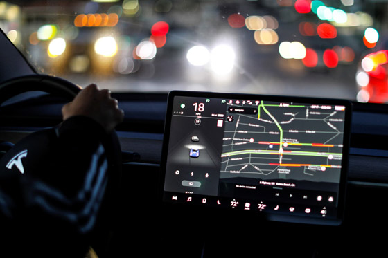 انتبهوا.. هذا ما يفعله مرشد تيسلا الآلي بالسائقين صورة رقم 4