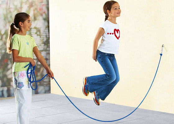 أم تجبر طفلتها على نط الحبل 3000 مرة يوميًا لسبب غريب! صورة رقم 2