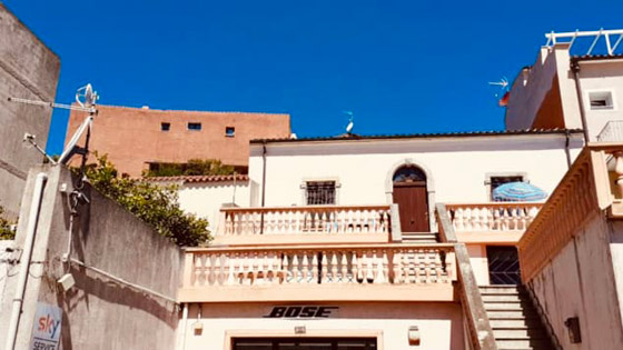 ناسك إيطالي عزل نفسه لـ33 عاما على جزيرة.. هكذا عاد للحياة لأول مرة صورة رقم 3 ناسك إيطالي عزل نفسه لـ33 عاما على جزيرة.. هكذا عاد للحياة لأول مرة صورة رقم 3