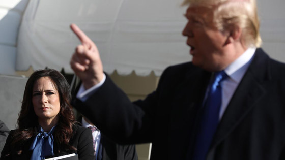 موظف عيّنه ترامب ليبث أغاني يحبها ويهدئ من روعه حين يغضب! صورة رقم 7 موظف عيّنه ترامب ليبث أغاني يحبها ويهدئ من روعه حين يغضب! صورة رقم 7