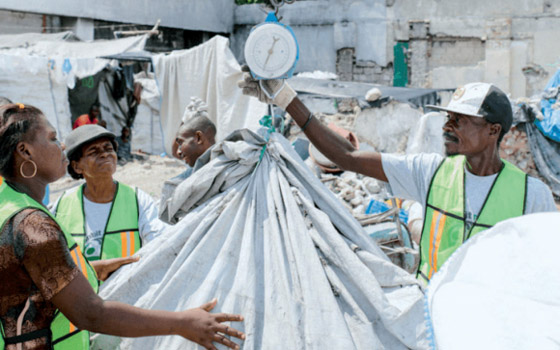 إليكم 5 حلول مبتكرة غير تقليدية للتخلص من أزمة النفايات البلاستيكية صورة رقم 4