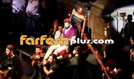 فيديو: سيف نبيل يدخل مسرح جرش محمولا كالملوك والجمهور يتهم النجم العراقي بالغرور والفوقية! صورة رقم 8