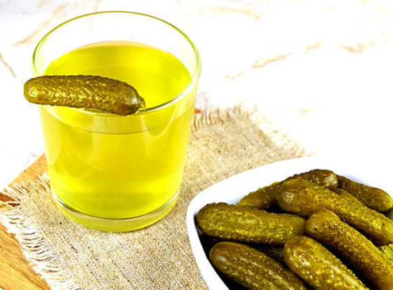 يساعد بفقدان الوزن وينظّم سكر الدم.. 6 فوائد مدهشة لشرب ماء المخلل صورة رقم 4 يساعد بفقدان الوزن وينظّم سكر الدم.. 6 فوائد مدهشة لشرب ماء المخلل صورة رقم 4