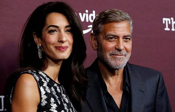 صور: أمل كلوني بإطلالة مذهلة في حفل افتتاح فيلم زوجها الجديد صورة رقم 5 صور: أمل كلوني بإطلالة مذهلة في حفل افتتاح فيلم زوجها الجديد صورة رقم 5