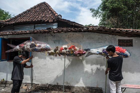متحف من النفايات البلاستيكية يسلط الضوء على أزمة المحيطات.. صور صورة رقم 5