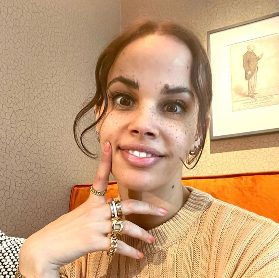 نور عمرو دياب تحتفل بعيد ميلادها الـ35 مع حبيبها المصري الجديد، ويؤكد: بينا شيء حقيقي! صورة رقم 6