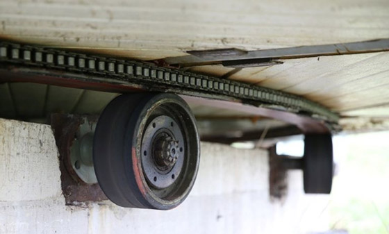 رجل يبني لزوجته منزلا دوارا في 6 سنوات والسبب غريب! صورة رقم 2