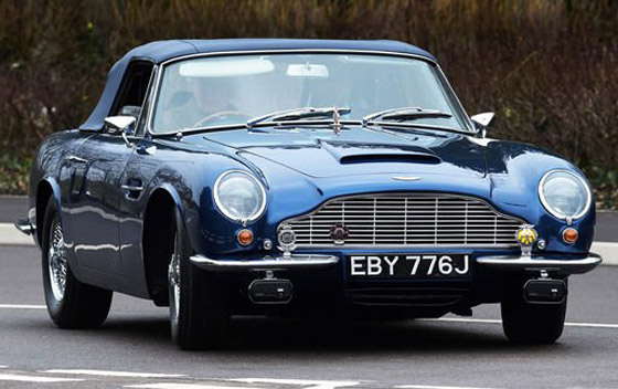 ولي العهد البريطاني يكشف أن سيارته القديمة تعمل بالنبيذ الأبيض والجبن! صورة رقم 4