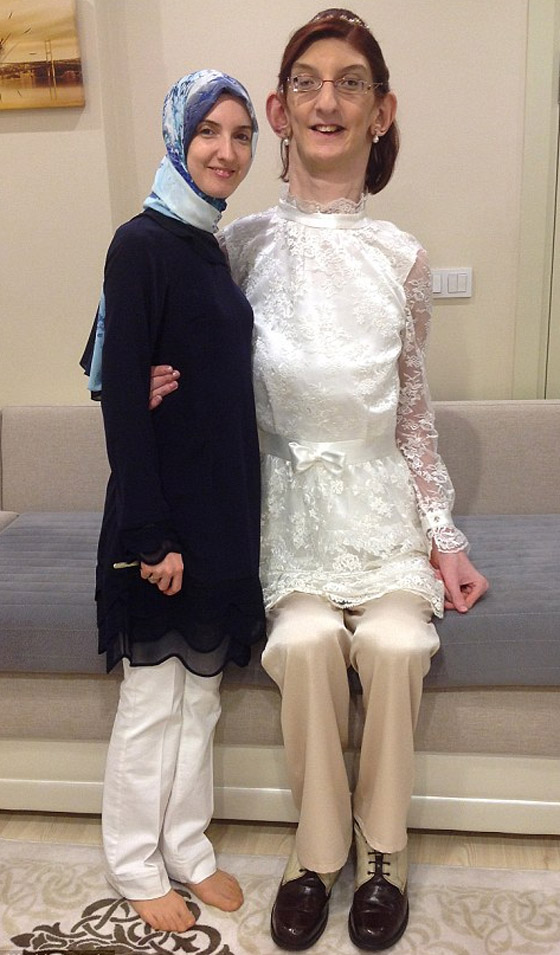 تركية تدخل موسوعة غينيس كأطول امرأة في العالم، ورسالتها: تقبلوا أنفسكم! صورة رقم 12