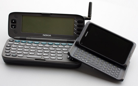 وزنه 400غ، وسعره 800 دولار.. تعرفوا إلى أول هاتف ذكي في العالم! صورة رقم 7