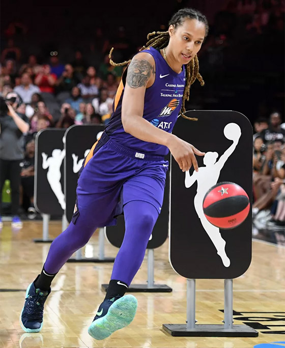 بالصور: تعرفوا إلى أطول النساء في العالم صورة رقم 5