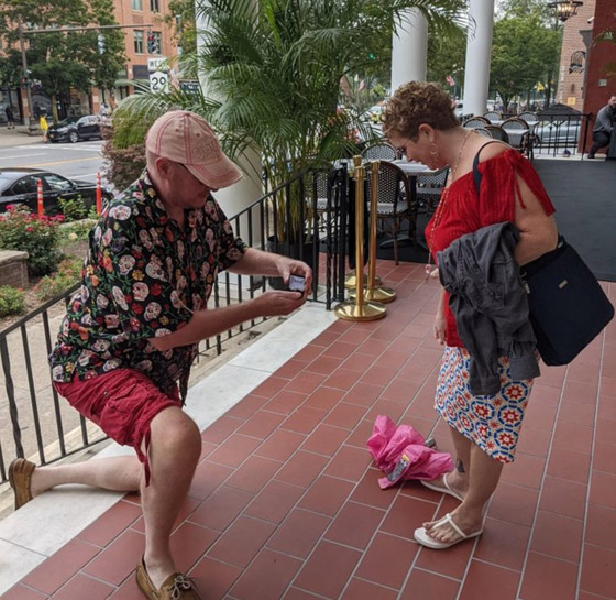 هؤلاء الأشخاص قرروا الخروج عن المألوف في حفل زفافهم: لقطات مبهجة صورة رقم 8