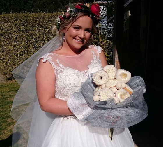 هؤلاء الأشخاص قرروا الخروج عن المألوف في حفل زفافهم: لقطات مبهجة صورة رقم 10