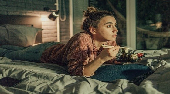 وظيفة تدفع لك آلاف الدولارات لتشاهد نيتفليكس على مراتب فاخرة صورة رقم 1