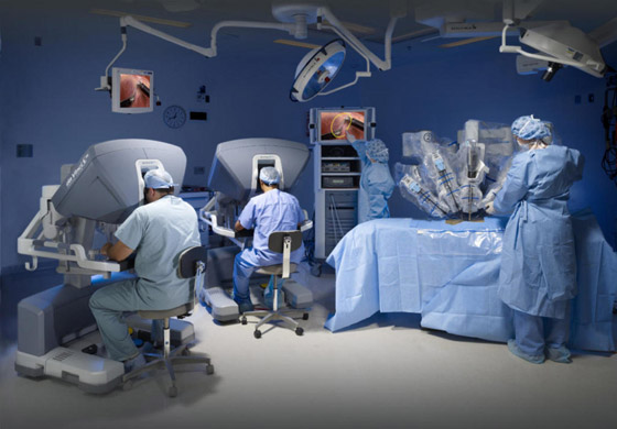 فيديو: نجاح أول عملية جراحية بواسطة روبوت في دبي.. استمرت 3 ساعات صورة رقم 5