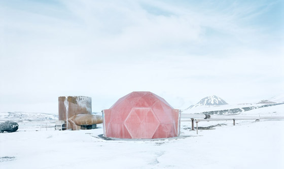 مصور يكشف عن شكل المباني بأقصى شمال الأرض.. كيف ظهرت؟ صورة رقم 1
