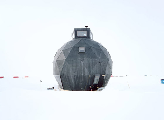 مصور يكشف عن شكل المباني بأقصى شمال الأرض.. كيف ظهرت؟ صورة رقم 7