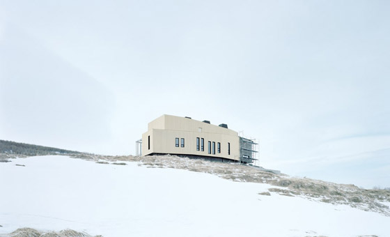 مصور يكشف عن شكل المباني بأقصى شمال الأرض.. كيف ظهرت؟ صورة رقم 12