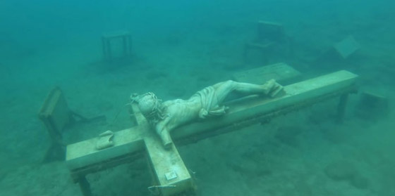 10 أشياء غريبة تم العثور عليها في أسفل البحيرات: سيارات ومنازل صورة رقم 7