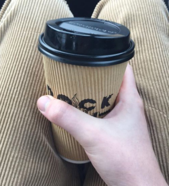 عندما تتناسق ملابسك مع الأشياء المتواجدة حولك ستكون النتيجة كوميدية صورة رقم 15