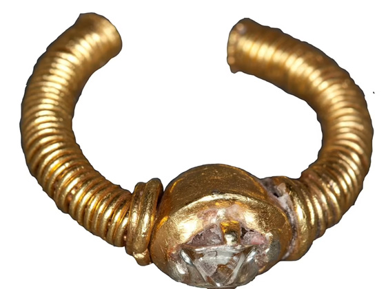 صياد يعثر على جزيرة مليئة بالذهب اختفى منذ 700 سنة! صورة رقم 7