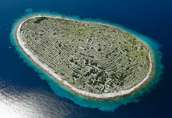 بافلجيناك المميزة التاريخية.. جزيرة من ألف جدار! صور صورة رقم 1