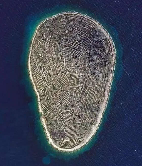 بافلجيناك المميزة التاريخية.. جزيرة من ألف جدار! صور صورة رقم 6