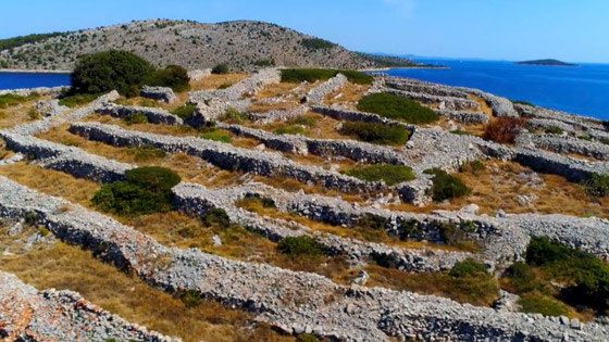 بافلجيناك المميزة التاريخية.. جزيرة من ألف جدار! صور صورة رقم 8