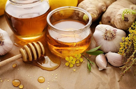 رغم الفوائد الكثيرة: متى يكون تناول الثوم والعسل والزنجبيل مضرا لصحتك؟ صورة رقم 5 رغم الفوائد الكثيرة: متى يكون تناول الثوم والعسل والزنجبيل مضرا لصحتك؟ صورة رقم 5