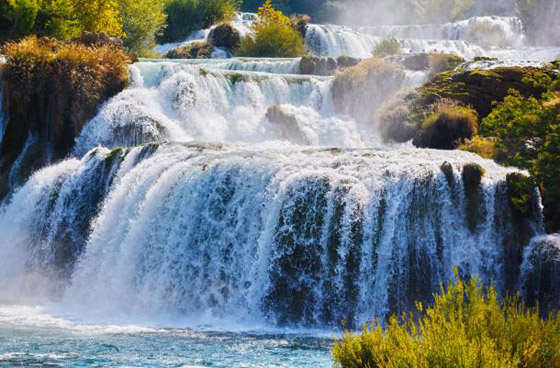 حطم قواعد الكيمياء ولولاه لما استمرت الحياة.. الماء أغرب المواد على الأرض صورة رقم 14