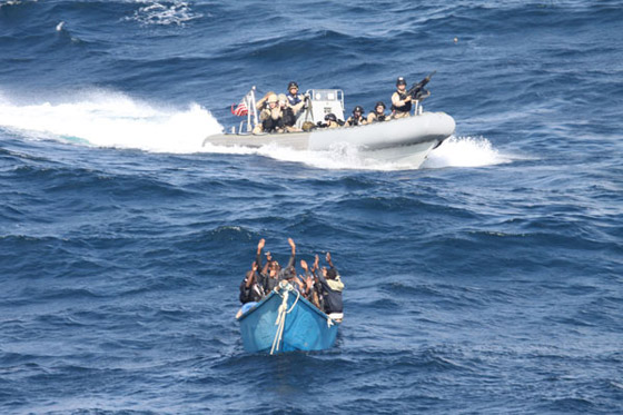 تعرفوا إلى أخطر الطرق البحرية في العالم التي تقبع تحت رحمة القراصنة صورة رقم 7