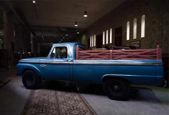 نظرة على مركبات حكام قطر عبر التاريخ.. من شاحنات خاصة إلى سيارات فارهة صورة رقم 3