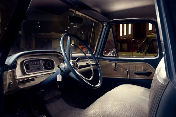 نظرة على مركبات حكام قطر عبر التاريخ.. من شاحنات خاصة إلى سيارات فارهة صورة رقم 6